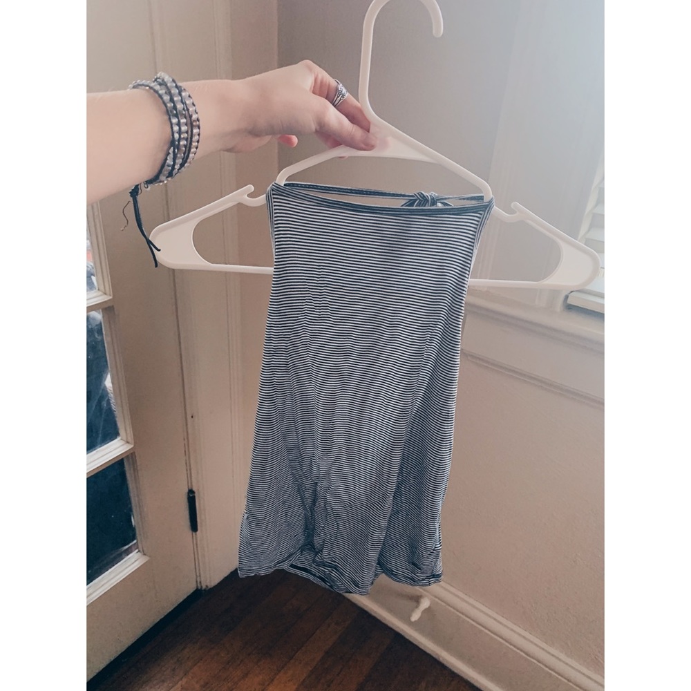 HALTER CROP TOP// LIGHT AND SUMMERY // SIZE M